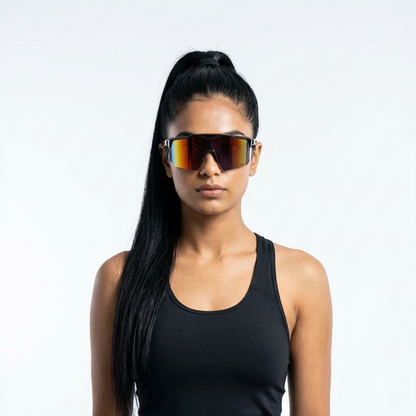 vrouw met sportbril speedlens rood